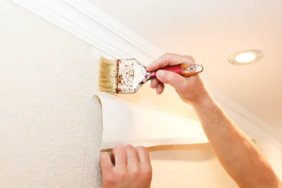 Pose de papier peint au Crestet — revêtements muraux et toiles de verre